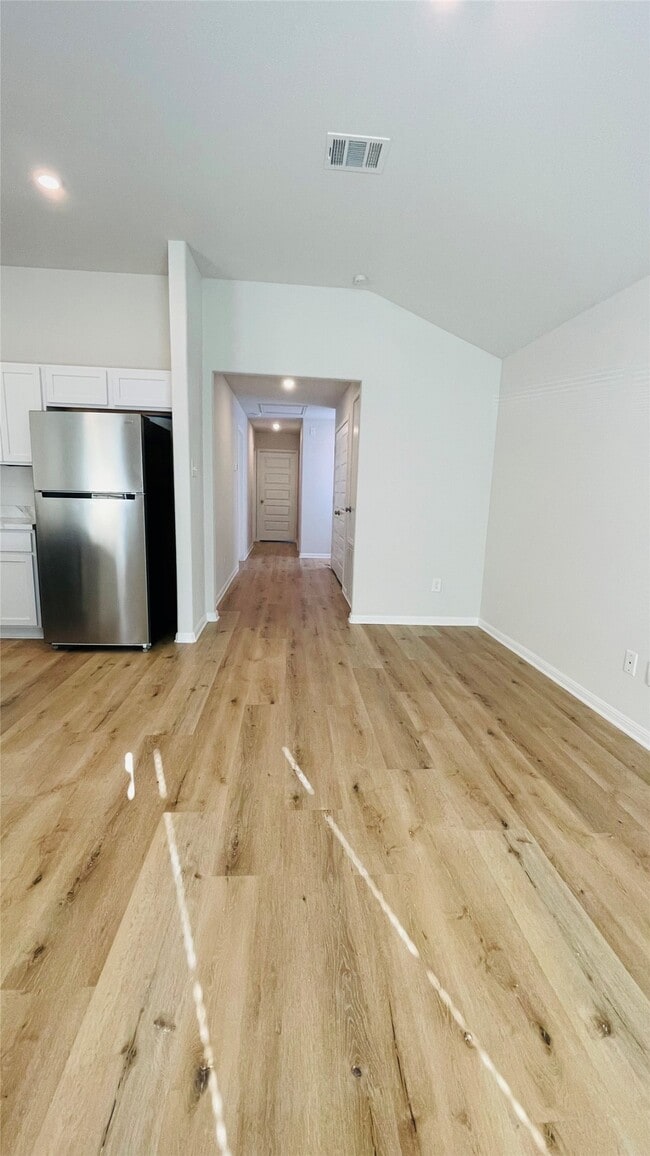 Building Photo - 958 Rd 5702