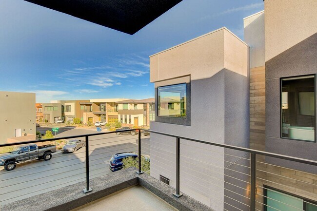 Building Photo - Mesa Ridge Luxury Oasis Feathertop