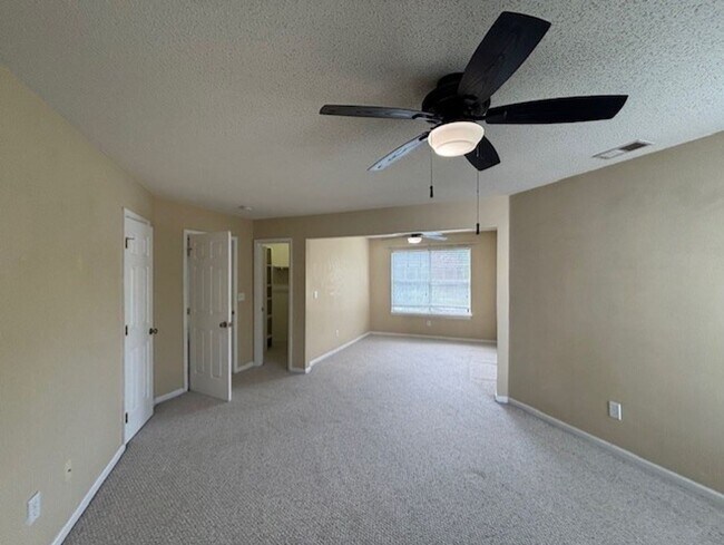 Building Photo - 3301 Sacramento Dr