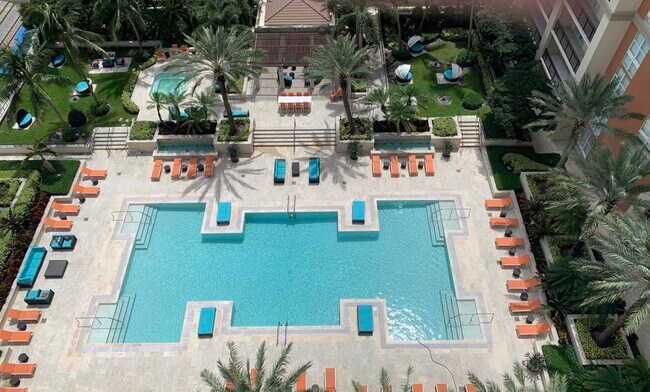 Building Photo - 550 Okeechobee Blvd