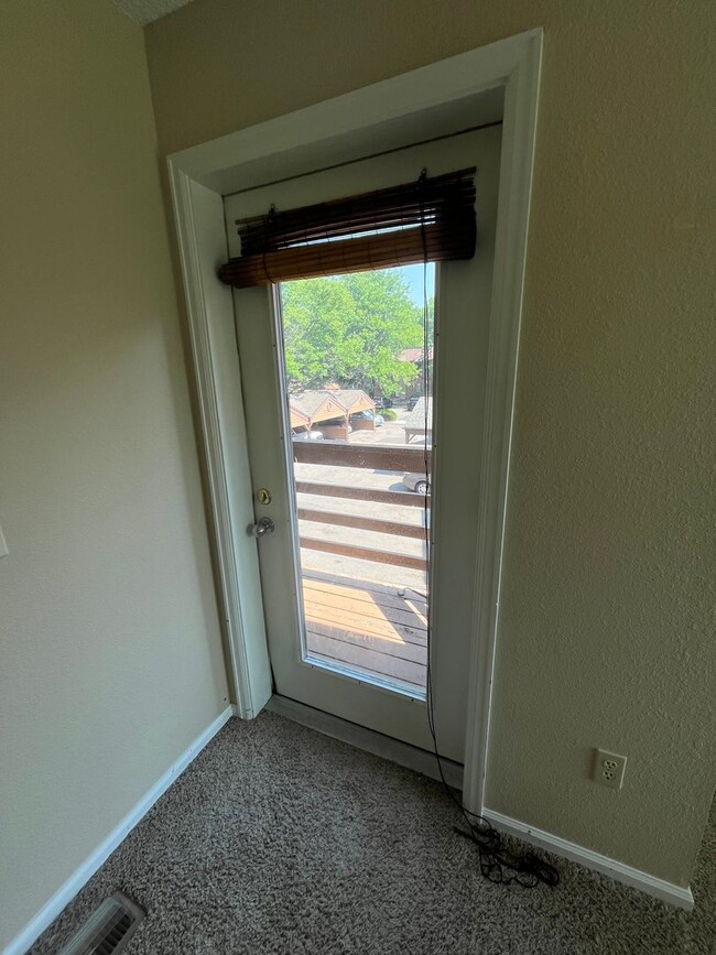 Building Photo - 2bd/2bath Condo, A Boulder Gem with recent...