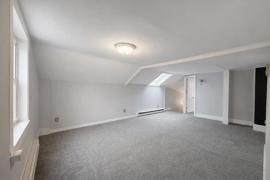 Building Photo - 238 Nashua St