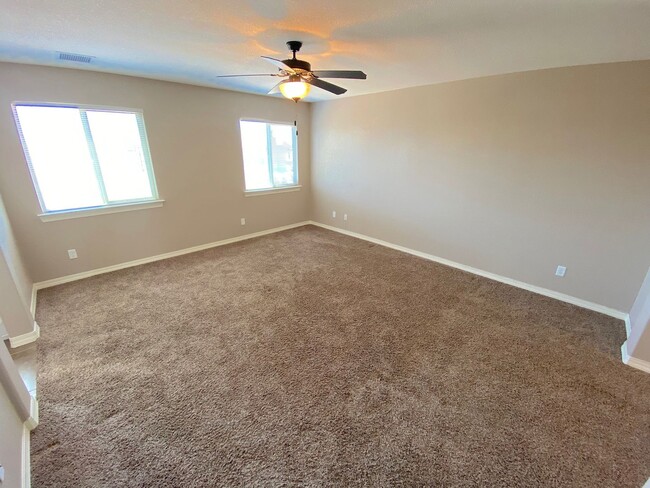 Building Photo - East El Paso LARGE 4 bed Refrig A/C!