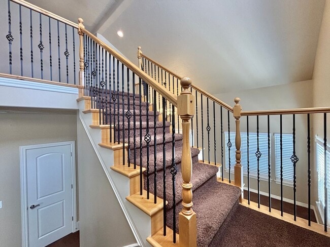 Building Photo - Beauty & Space on Premium Corner Lot!