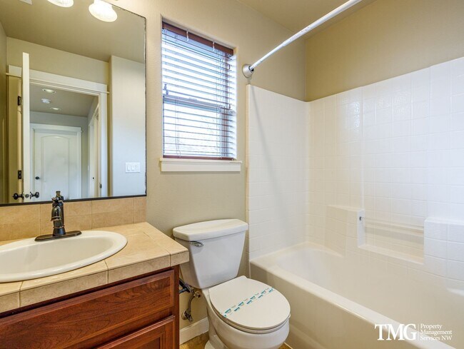 Building Photo - Beautiful 3+br/2.5ba House with office, fenced yard, 2 car garage and AC