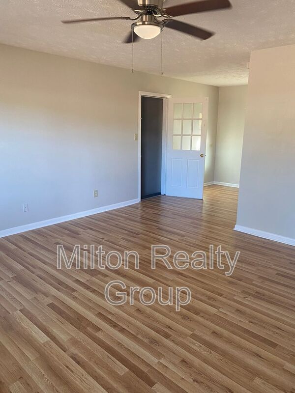 Building Photo - 54 Rolling Springs Dr