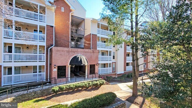 Building Photo - 1504 Lincoln Way