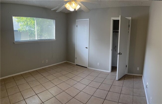 Building Photo - 9806 Brasher Dr