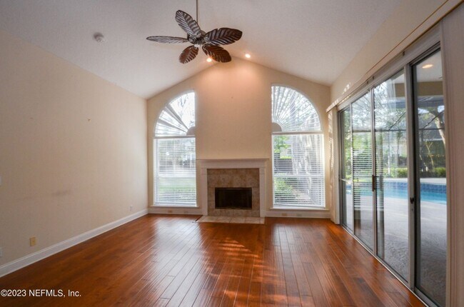 Building Photo - 11712 Blackstone River Dr
