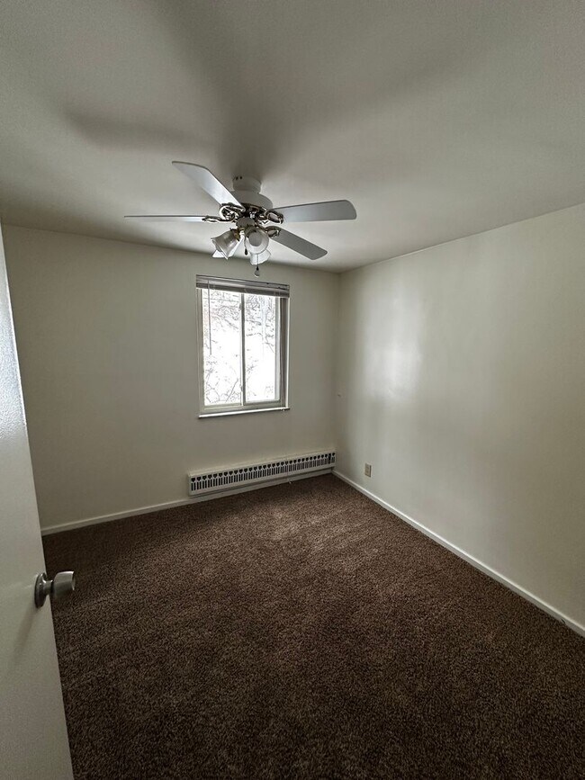 Building Photo - 298 Lumar Dr