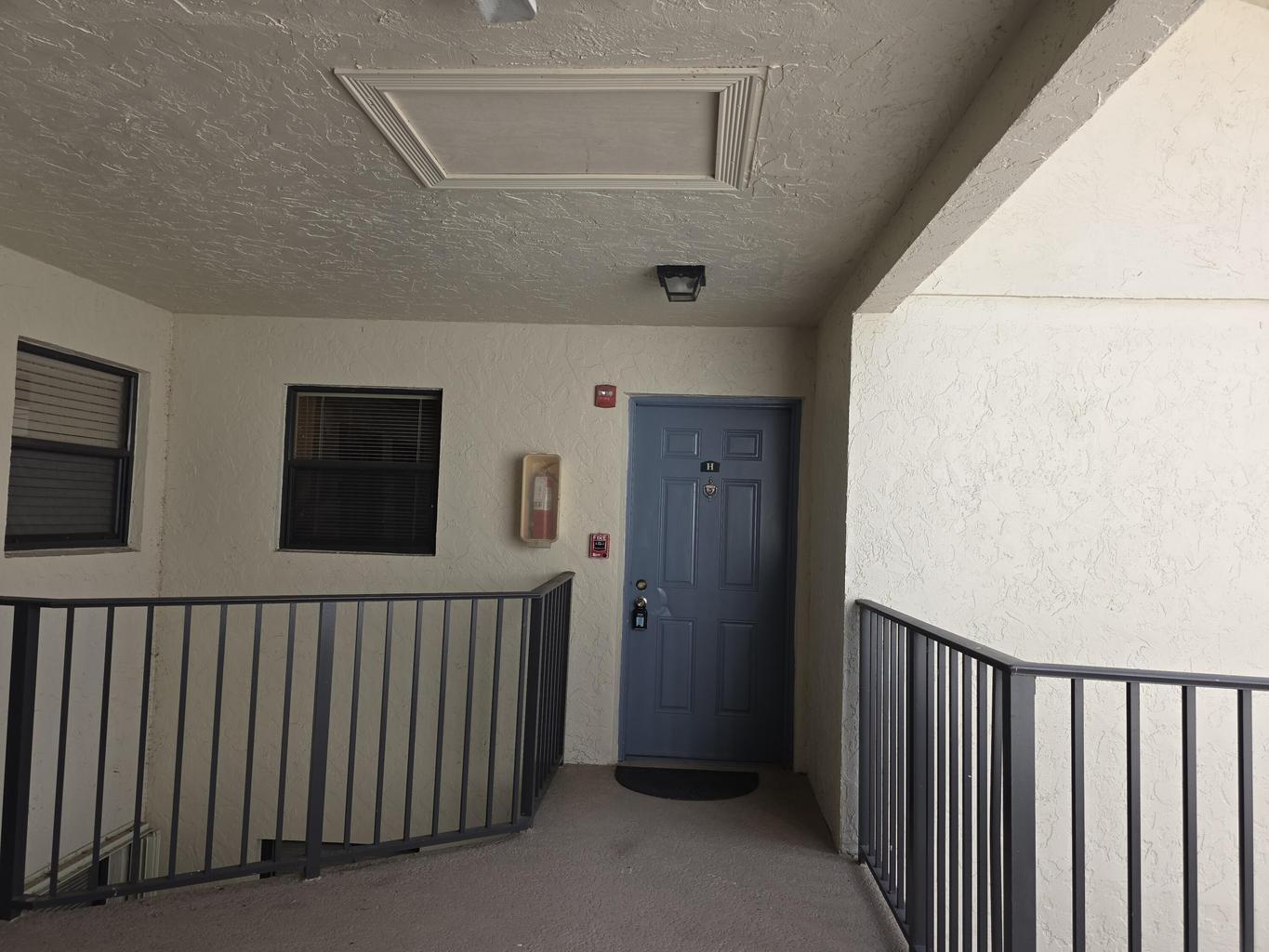 Building Photo - 1542 Lake Crystal Dr