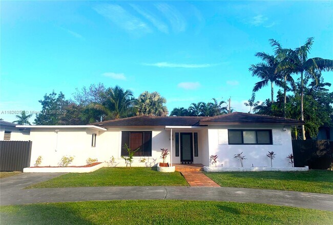 Primary Photo - 10825 Peachtree Dr