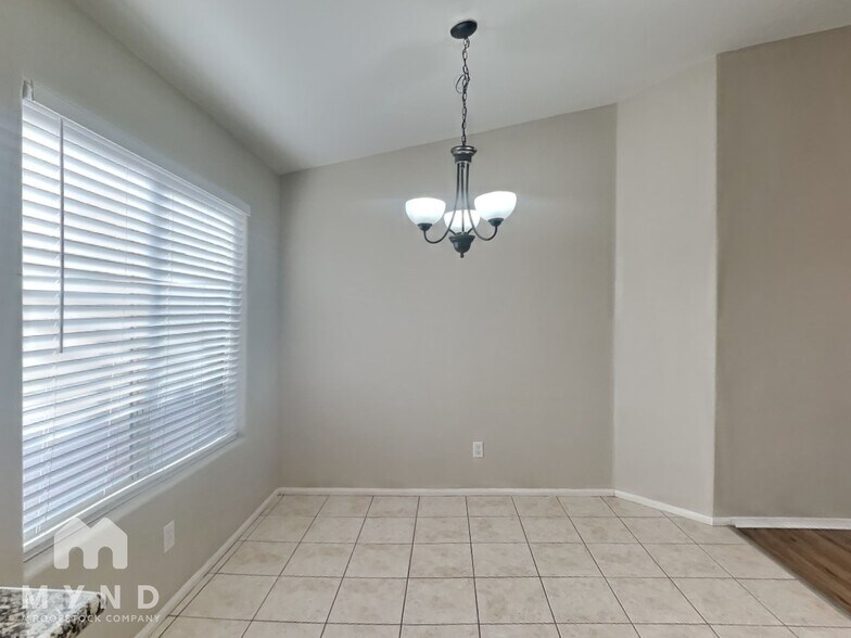 Building Photo - 41613 W Sunland Dr