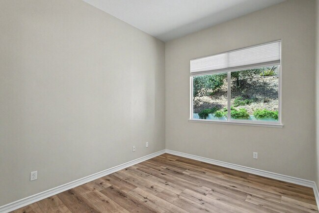 Building Photo - 4614 Via Del Rancho