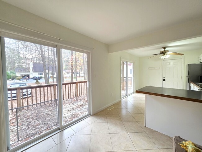 Building Photo - 13 Sailors Way