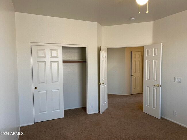Building Photo - 5922 W Sack Dr
