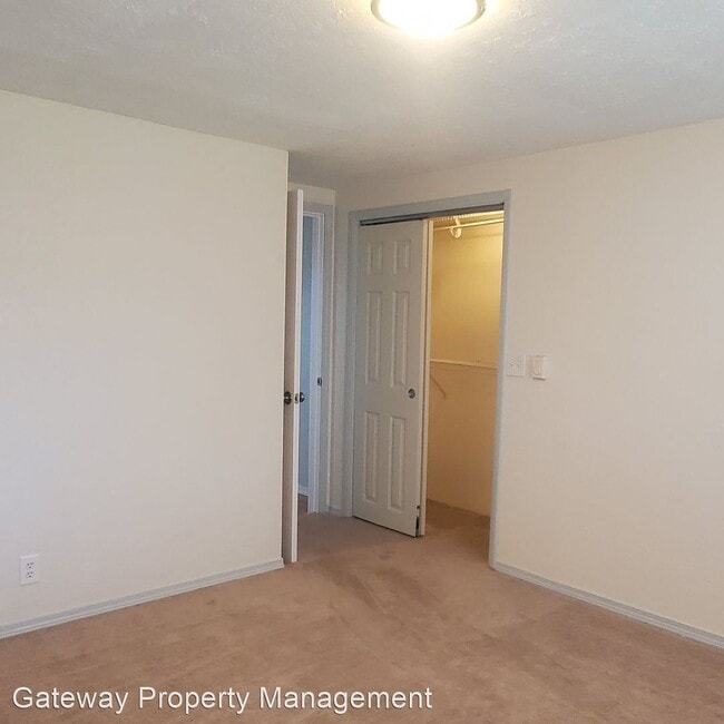 Building Photo - 2 br, 1 bath House - 580 SE Arcadia Road