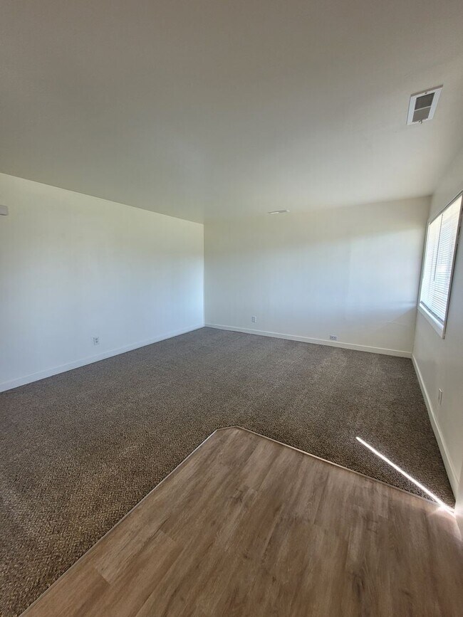 Building Photo - 821 Cannon Ln