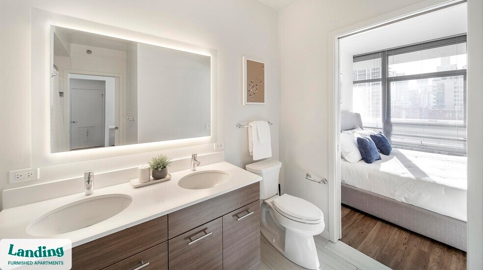 Building Photo - 347 W Chestnut St