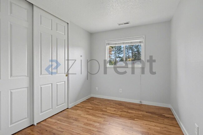 Building Photo - 7006 Tennessee Ln