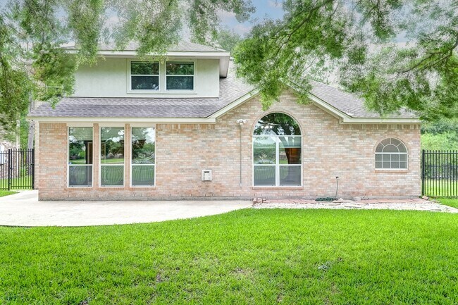 Building Photo - 10103 Cottonwood Canyon Dr