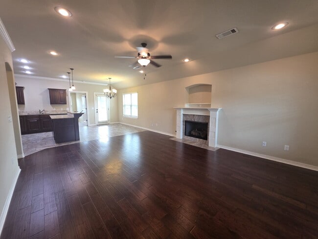 Building Photo - 3072 N Autumn Rose Ave
