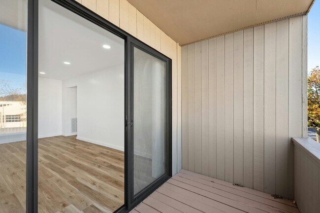 Building Photo - 54 Shrewsbury Green Dr