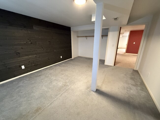 Building Photo - 2004 1st Ave S