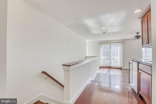 Building Photo - 1500 Thames St
