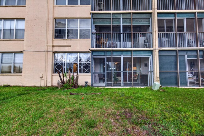 Building Photo - 3671 Environ Blvd