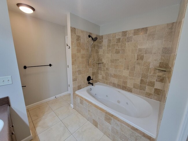 Building Photo - 7288 Mossy Oaks Ct