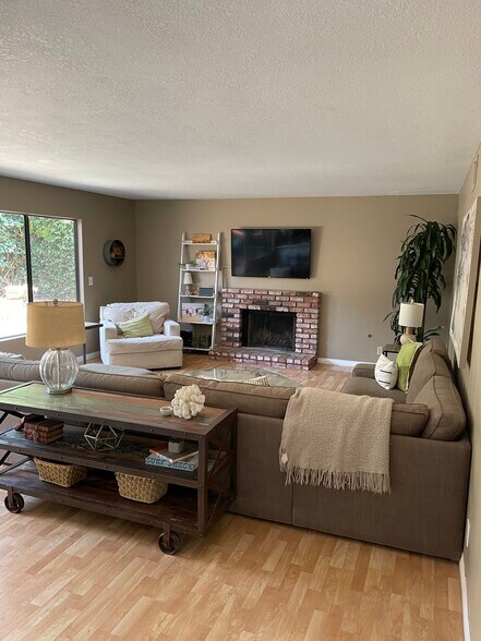 family room - 9421 Gateshead Dr