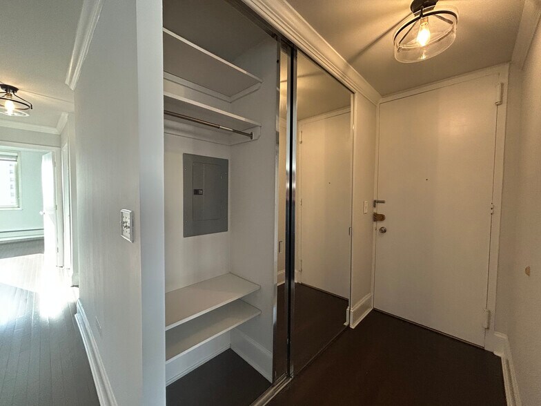 Building Photo - 1350 N Dearborn St