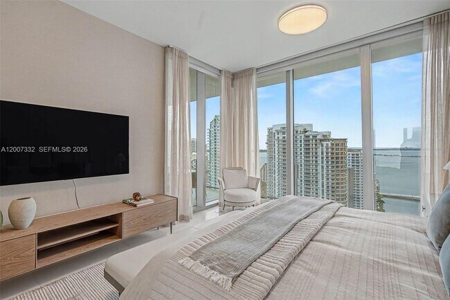 Building Photo - 300 Biscayne Blvd Way