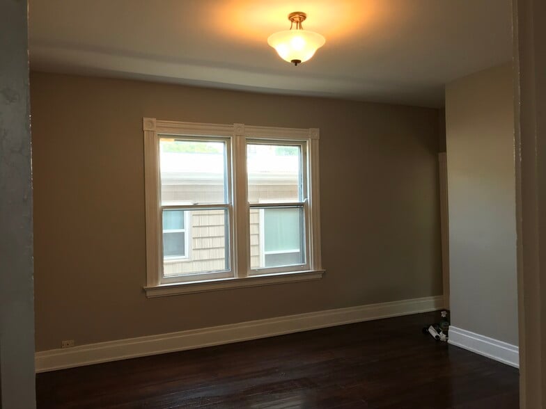 Living Room - 2221 Oakland Ave