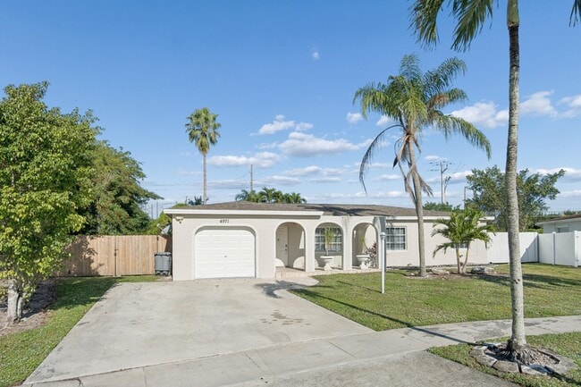 Building Photo - 4971 Ataman St