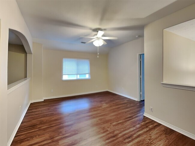 Building Photo - 38011 W Sulphur Creek Dr