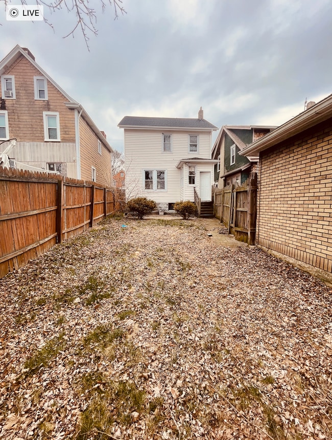 Building Photo - 2 Bed 1 Bath- Pittsburgh Pa