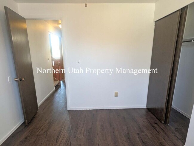 Building Photo - 4 Bed, 2 Bath HVAC