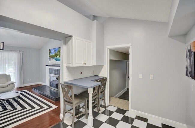 Building Photo - 502 Rambling Dr Cir