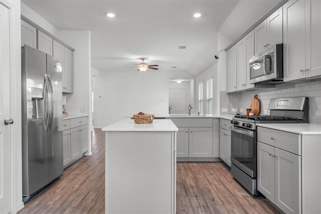 Building Photo - 2332 Rosaline Dr