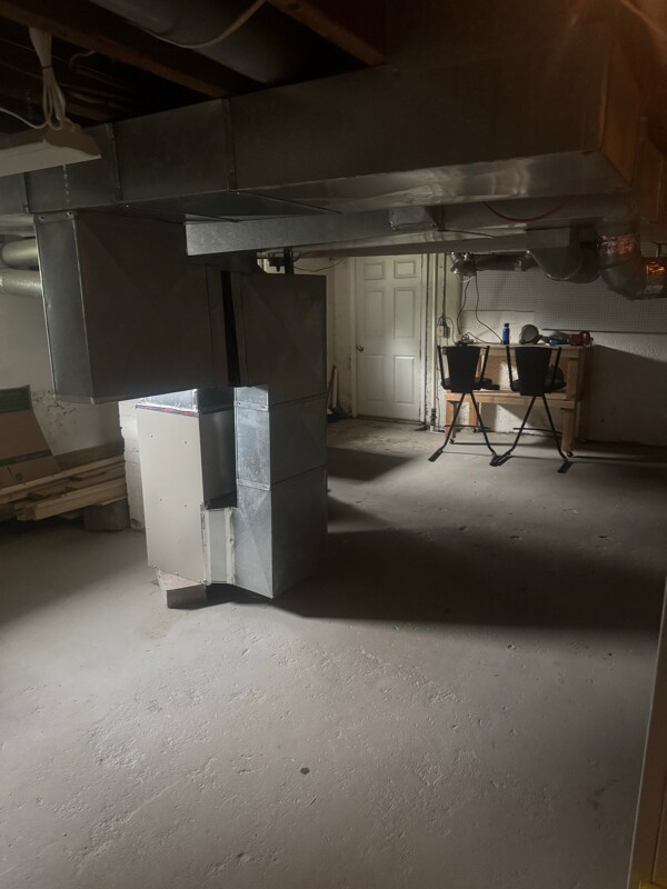 Building Photo - 103 Bowling Ln