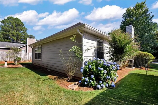 Building Photo - 127 Lauren Ln