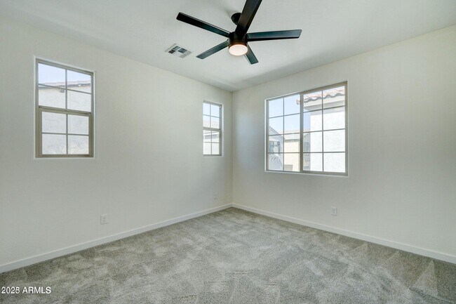 Building Photo - 1717 E Dogwood Ln