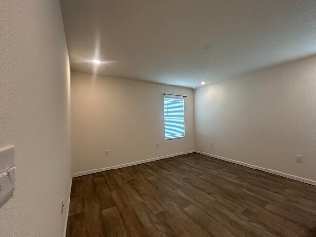 Building Photo - 916 Merganser Way