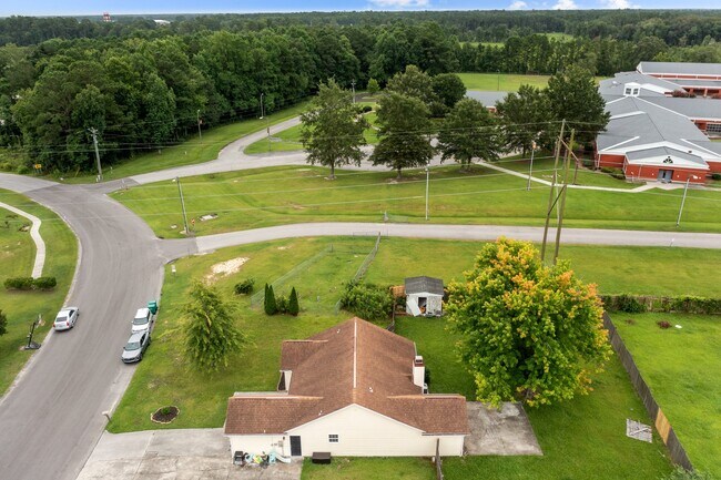 Building Photo - 1020 Furia Dr