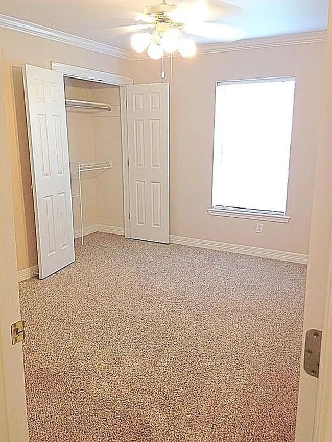 Building Photo - Close to Barksdale Air Force Base...