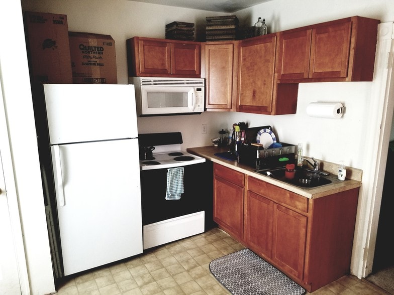 Building Photo - 213 W Chestnut St