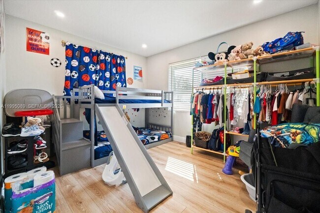 Building Photo - 5402 NW 25th Terrace