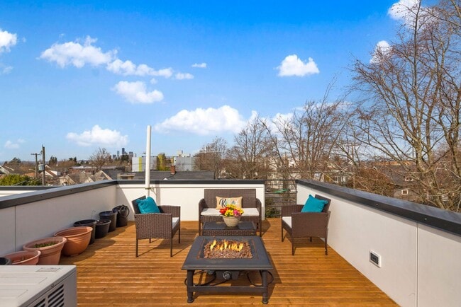 Building Photo - Modern Beacon Hill Townhome | Rooftop Deck...